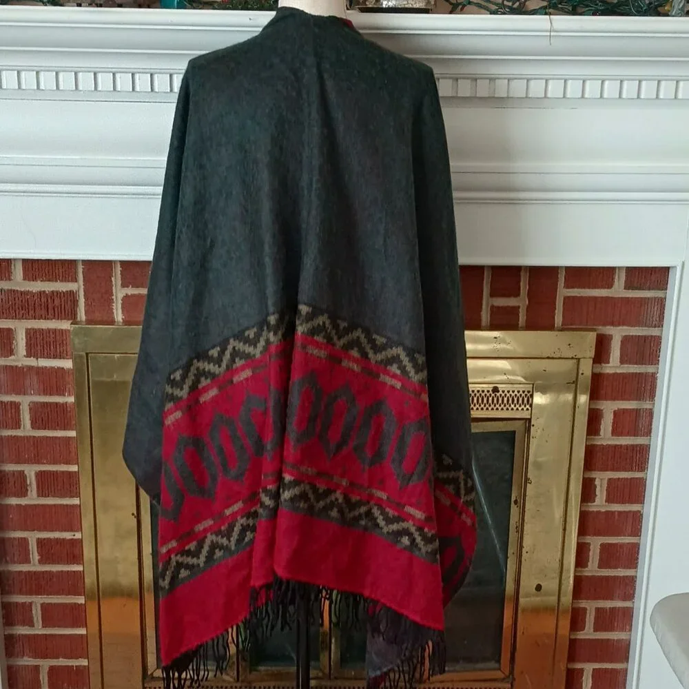 Forum Panco Tassel Open Poncho Gray Red Southwestern Pattern Shawl Cape Wrap